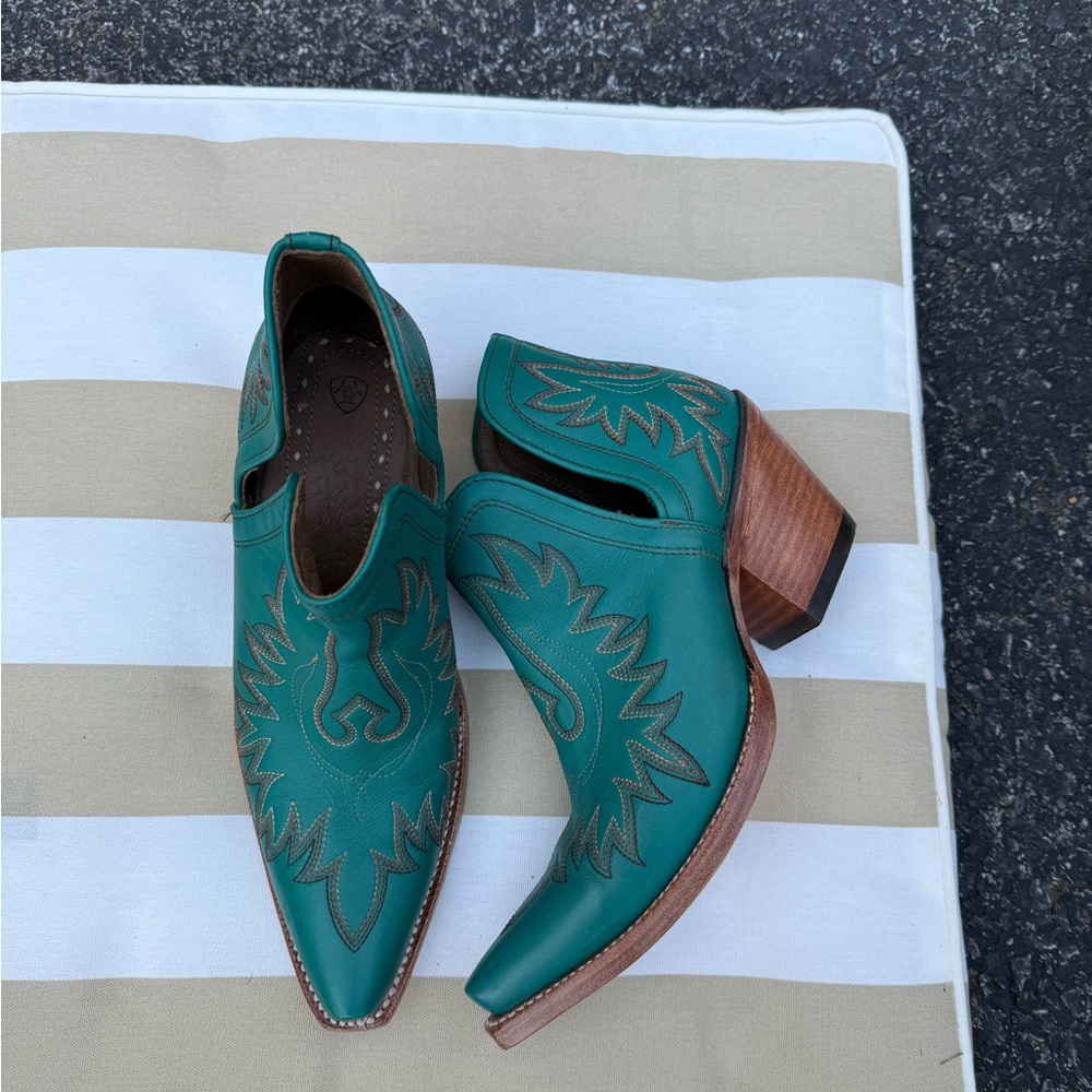 Ariat Women's Turquoise Western Ankle Booties